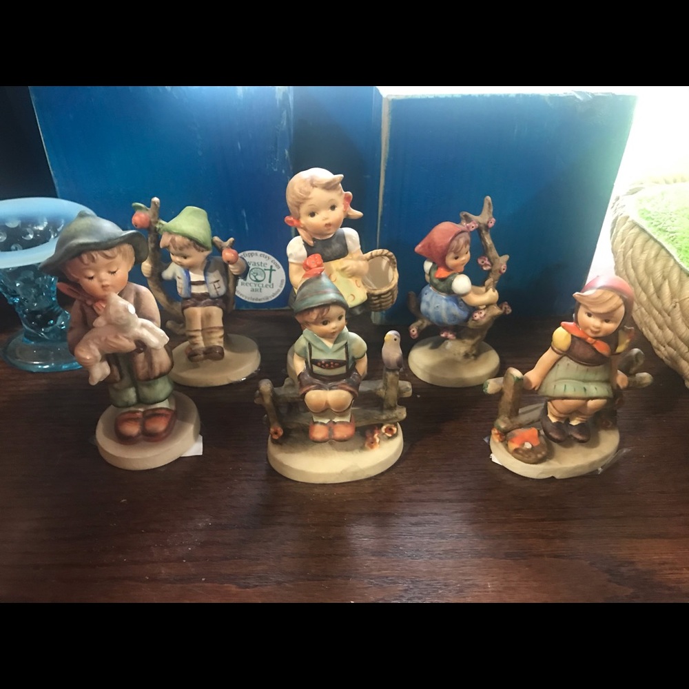 Collecting of Goebel Germany Humle figurines